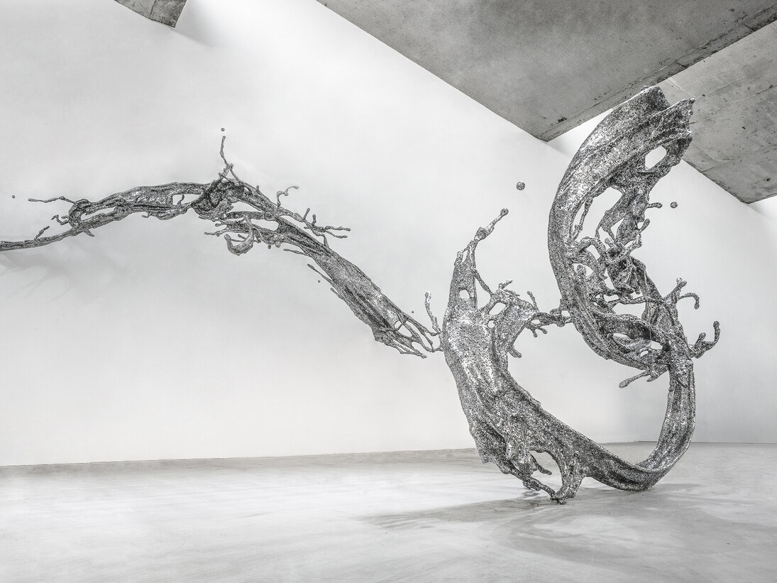 Zheng Lu, Water Dripping - Splashing, 2014, stainless steel, 181.1 x 131.9 x 114.2 inches/460 x 335 x 290 cm
Photo courtesy of Sundaram Tagore Gallery
