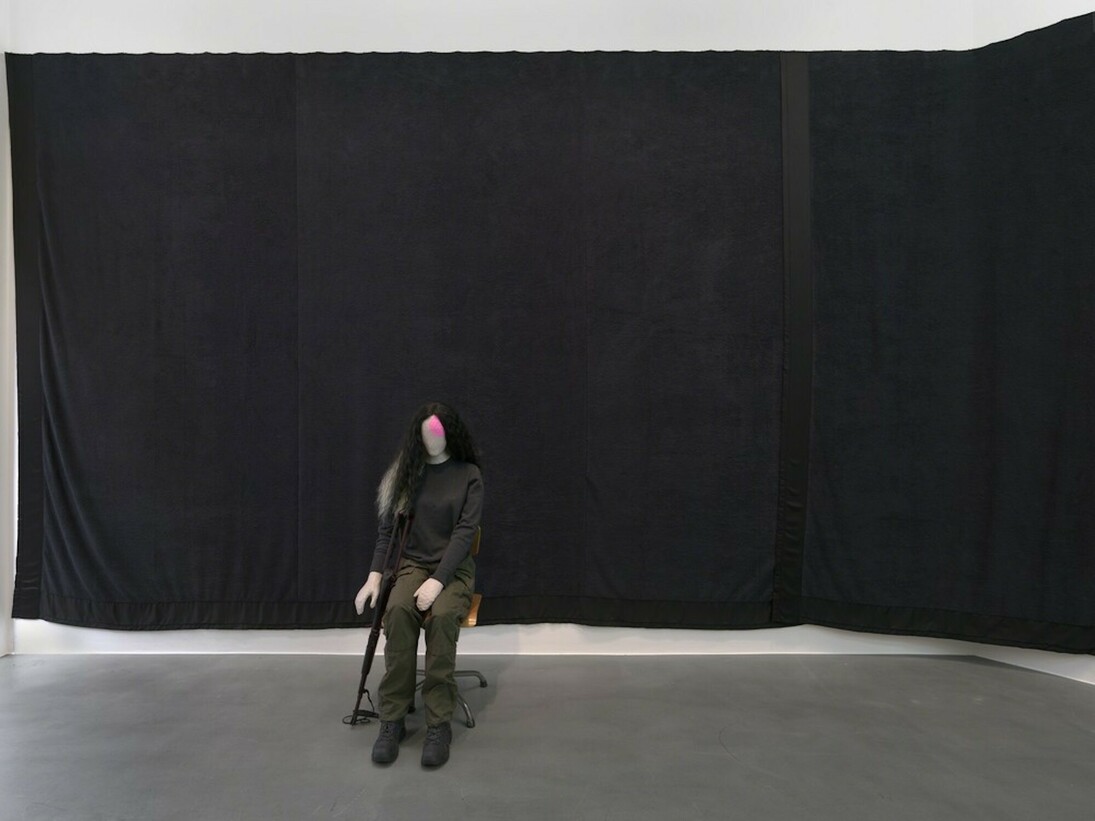 Mai-Thu Perret. Zone, Exhibition view. Courtesy of Simon Lee Gallery 