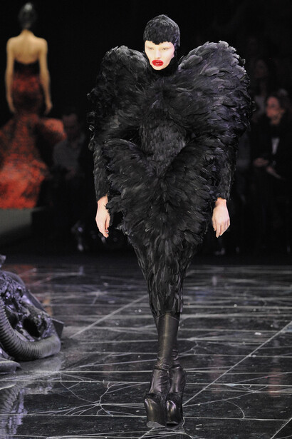 Alexander McQueen Ready to Wear A/W 2009, Pascal Le Segretain/ Alexander McQueen RTW A/W 2009/ Getty Images