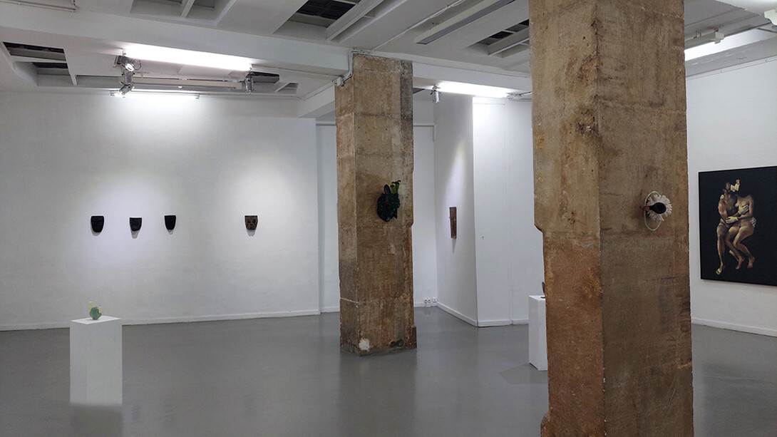 Artistes divers, Théâtre des possibles. Le masque dans tous ses états, vue d'exposition. Avec l'aimable autorisation de la Galerie Dix9