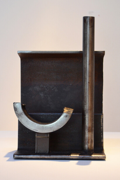 Alexander Liberman, Cave, Steel, 13 x 8.5 x 6.5 inches