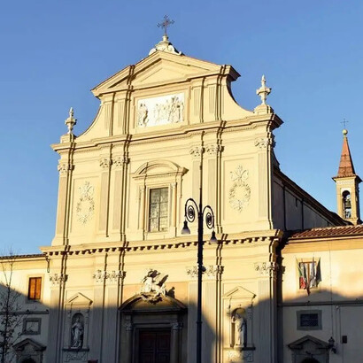 Una prima struttura si formò già alla fine del Duecento