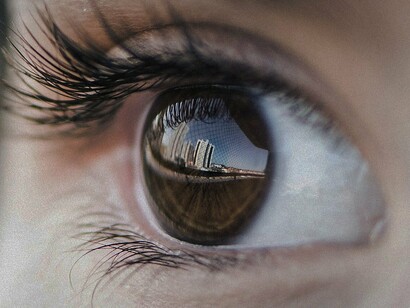 I miei occhi sono sorti dalla luce, per la luce, verso la luce