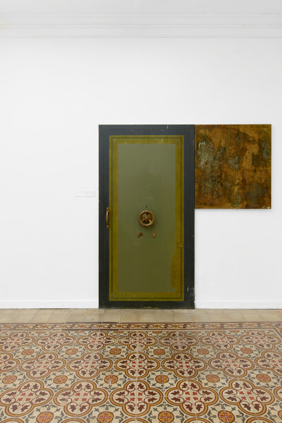 Taylah Hasaballah, Indicatrix: time leaks. Causes of extinction unknown, exhibition view. Courtesy of The Address