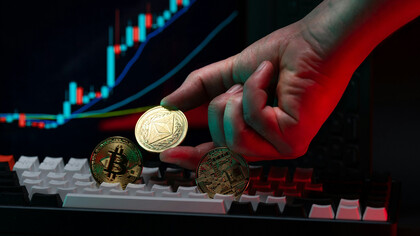 Quand le ballon rond devient actif financier : trente ans après Bosman, la logique spéculative domine le football moderne