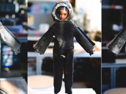 Una bambola Barbie impolverata (a sinistra) e poi pulita con azoto al centro e a destra.
Credit: Washington State University