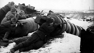 La batalla de Stalingrado fue un inmenso enfrentamiento bélico entre el Ejército Rojo de la Unión Soviética y la Wehrmacht de la Alemania nazi