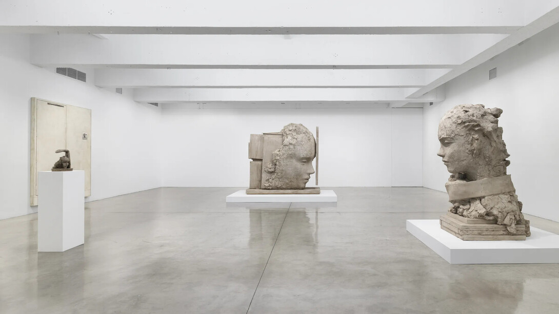 Mark Manders, exhibition view. Courtesy of Tanya Bonakdar Gallery