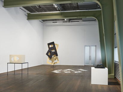 Rachel Khedoori, ausstellungsansicht. Mit freundlicher genehmigung von Hauser and Wirth