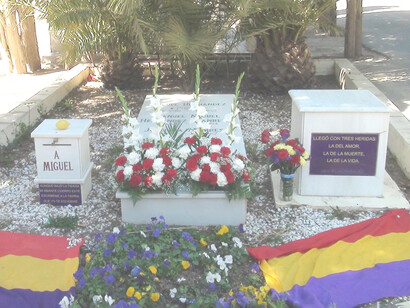 Tumba de Miguel Hernández en el Cementerio Municipal Nuestra Señora del Remedio, Alicante