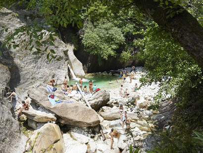 Massimo Vitali, Malbacco, 2014, Lightjet print from original digital file (stitched) on photographic paper on Diasec with wooden frame, 270 x 180 cm