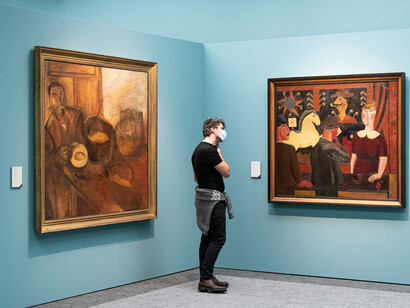 La poésie du couleur: observer comment chaque peinture devient un poème visuel dans la galerie du musée