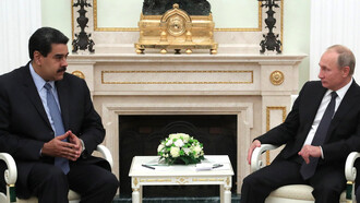 El concepto de "democracia iliberal" describe sistemas que, a pesar de celebrar elecciones regulares, limitan significativamente las libertades fundamentales y el estado de derecho