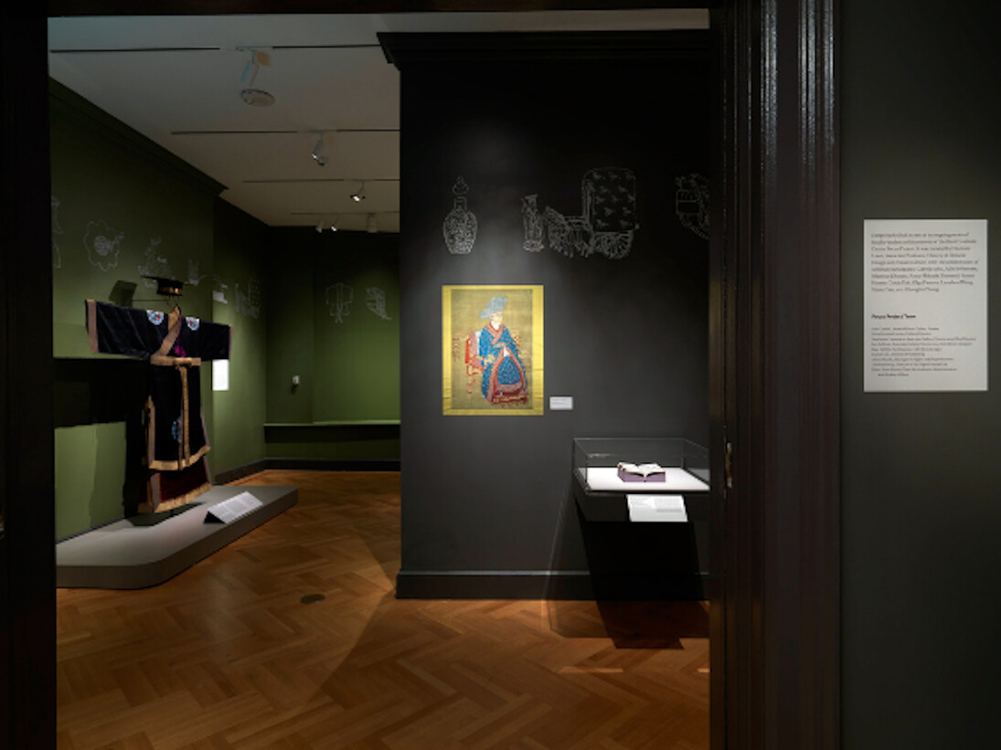 Design by the Book, Exhibition view. Courtesy of Bard Graduate Center Gallery