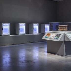 Martín Legón, Solo las piedras recuerdan, vista de exhibición. Cortesía del Museo de Arte Moderno de Buenos Aires