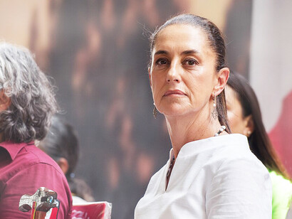 La presidenta de México, Claudia Sheinbaum, enfrenta el desafío de mantener la estabilidad económica ante la imposición de nuevas barreras comerciales por parte de Estados Unidos