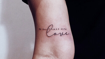 Los tatuajes han evolucionado de ser prácticas rituales ancestrales a convertirse en una forma de arte profundamente personal y emocional