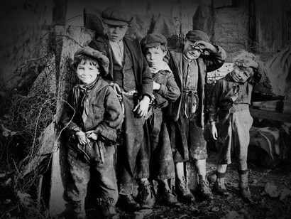 Un grupo de niños de la calle, París, 1931. Autor: Ernest Flammarion