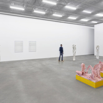 Juliana Cerqueira Leite, Outras simetrias, vista da exposição. Cortesia da Casa Triângulo