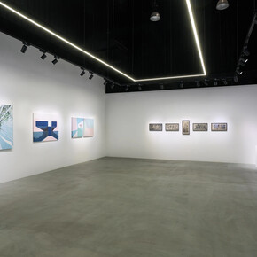 Various artists, Architectures of the in-between, exhibition view. Courtesy of Aisha Alabbar Gallery