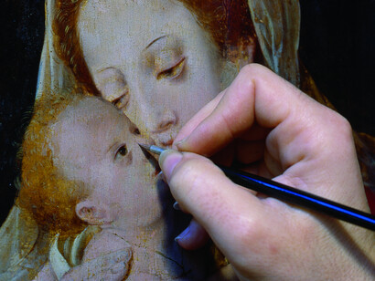 Reintegrazioni delle lacune con colori a vernice e pennello da ritocco in una tela del XVII sec.