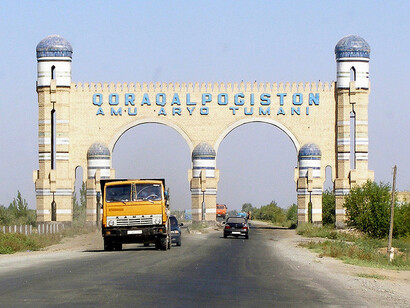 Entrada a la ciudad de Nukus, capital de Karakalpakistán en la región de Uzbekistán