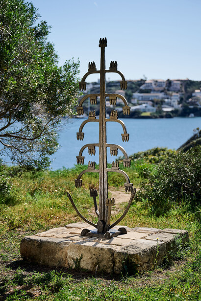 Ali Cherri, Tree of Life, 2023, Hauser & Wirth Menorca, 2026 © Ali Cherri. Courtesy the artist and Galerie Imane Farès. Photo: Daniel Schäfer