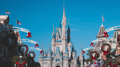 Castelo encantado no parque da Disney na cidade de Orlando, Flórida, Estados Unidos