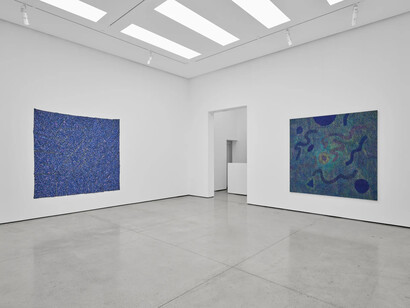 Howardena Pindell, Deep sea, deep space, exhibition view. Courtesy of White Cube