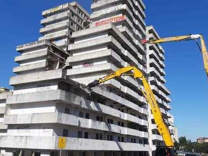 L'abbattimento della vela di Scampia