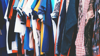 Podríamos decir que no, no eres tú, y si, es la moda, es la ropa