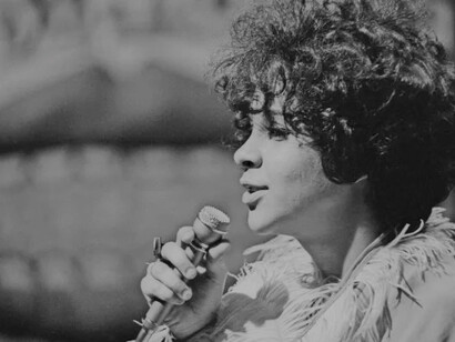 A cantora Gal Costa se apresenta no estreia do programa de auditório "Divino e Maravilhoso", exibido pela TV Tupi