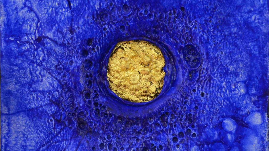 Enrico Magnani, Neptune No. 7, 2015, acrilico, pietre e foglia oro 24kt su materiale polimerico, cm. 29x29. Courtesy of Chiostri di San Domenico 