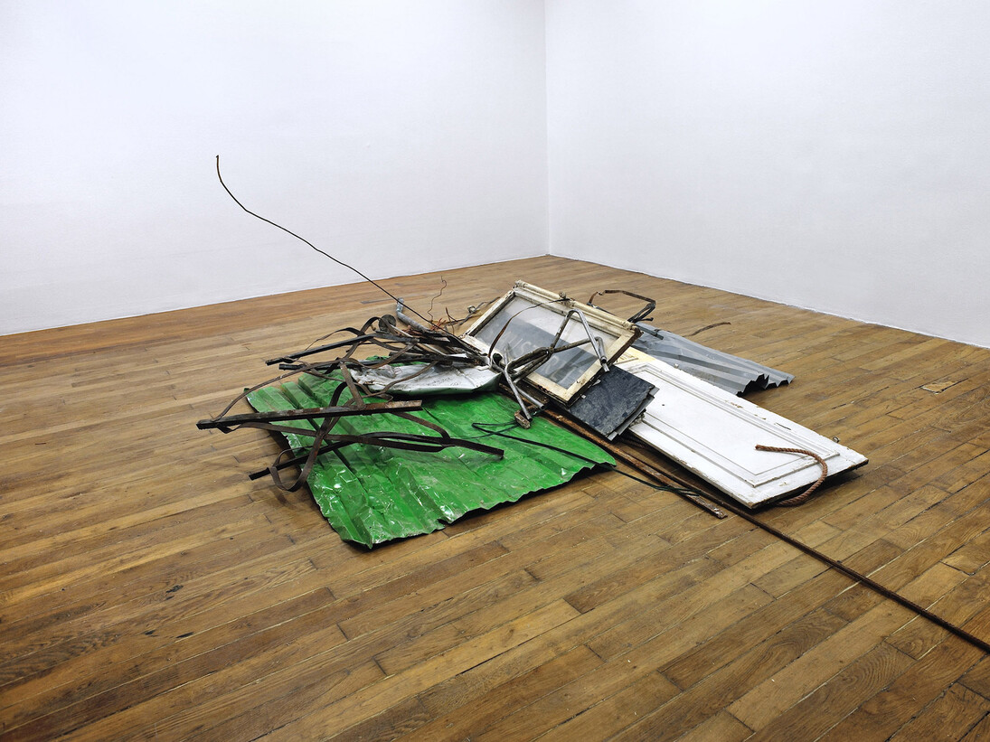 Abraham Cruzvillegas, Exhibition view. Courtesy of Carrè d'Art