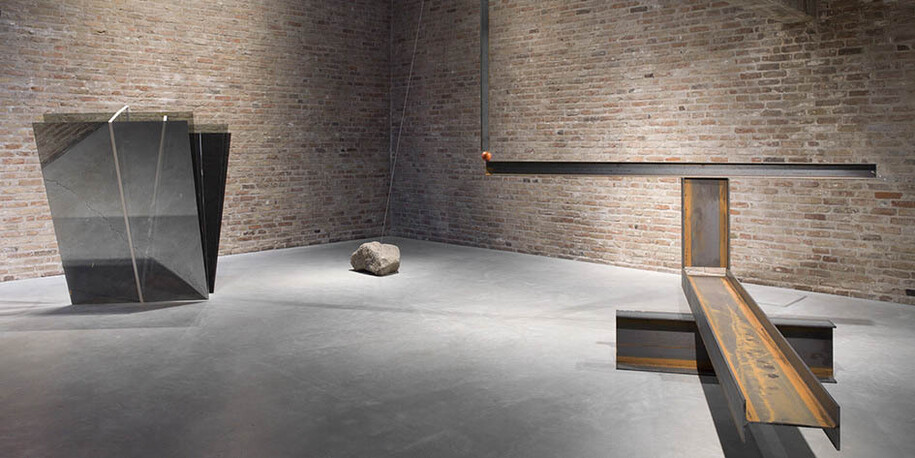 Jose Dávila. Courtesy of König Galerie