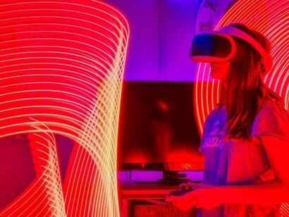 Las herramientas automatizadas generan imágenes, voces y validación social sintética a una velocidad y escala sin precedentes