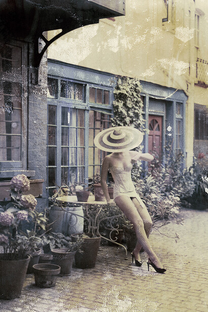 Cathleen Naundorf (German, b. 1968): 4pm in London, Philip Treacy (Hat), Cadolle
(Lingerie), 2009
Chromogenic print from original polaroid, 24 x
20 inches (60 x 50 cm).
© Cathleen Naundorf / Courtesy Edwynn Houk
Gallery, New York & Zürich