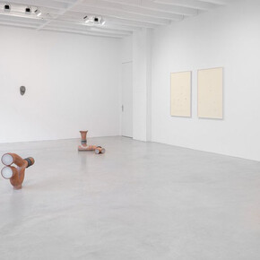 Sofia Hultén, Concrete head, exhibition view. Courtesy of Galerie Nordenhake