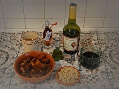 Ingredientes organizados para a preparação da refeição. Logo que chego em casa com ingredientes frescos e perecíveis (especialmente os que compro na feira) já organizo tudo para facilitar o preparo deles depois e também evitar que estraguem antes de usá-los
