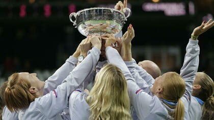 Las tenistas de la República Checa celebran su triunfo en la Fed Cup de 2015