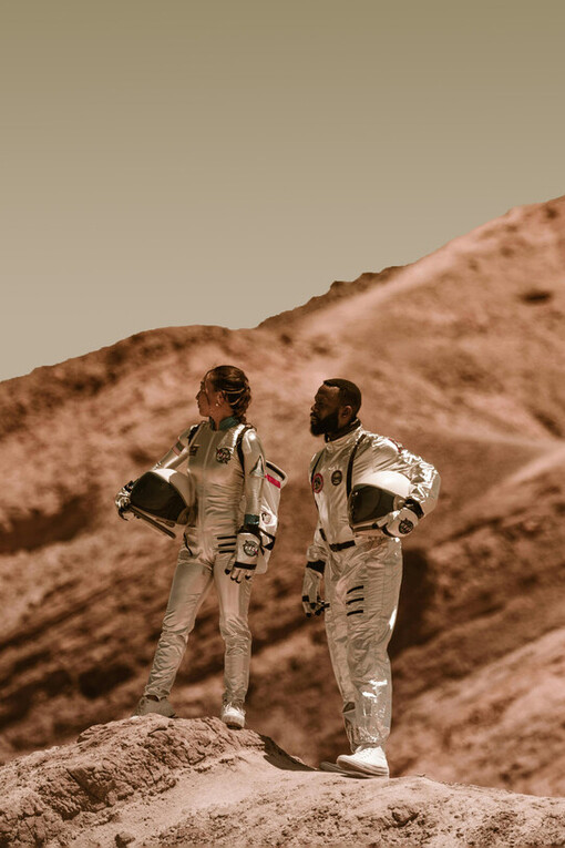 La experiencia lunar debería permitir crecer emocional, espiritual y socialmente, evitando una vida aislada o sin sentido