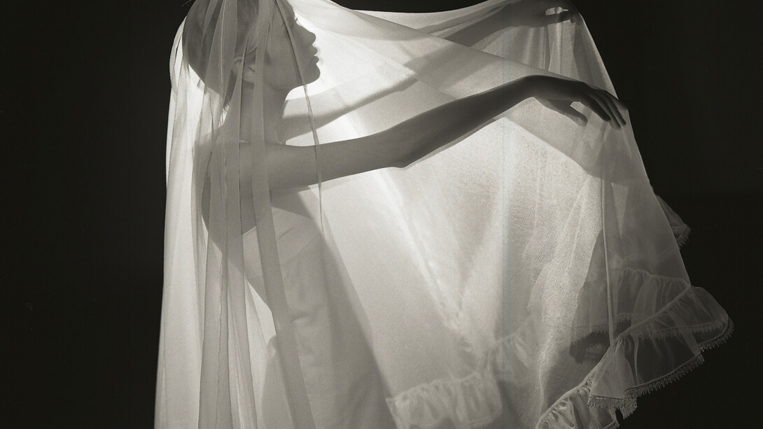 White Weddings (Twiggy), British Vogue, February 1967 © Norman Parkinson Ltd