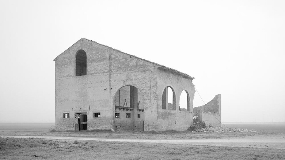 Paola de Pietri, Untitled, Questa Pianura series, 2014, Courtesy Galerie Les filles du calvaire