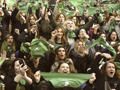 Pañuelos verdes por los derechos de las mujeres en Argentina