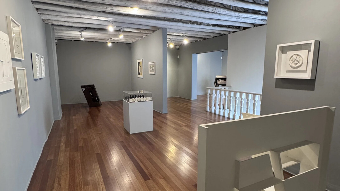 Eduardo Ramírez Villamizar, Sumando planos, vista de exhibición. Cortesía de la Galería Nueveochenta