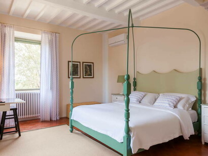 Villa Talamo, Fonteblanda, Italia. Dispone di sei camere ampie e tre suites, attentamente arredate e decorate nei minimi dettagli, la rendono la perfetta dimora per una fuga unica nel suo genere