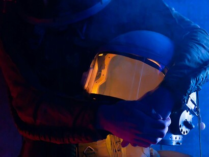 a exploração espacial pode trazer benefícios indiretos, como novas tecnologias que podem ser aplicadas no dia a dia e um novo senso de propósito para a humanidade. Olhar para além do nosso planeta pode ajudar-nos a perceber o quão frágil e precioso é o nosso lar
