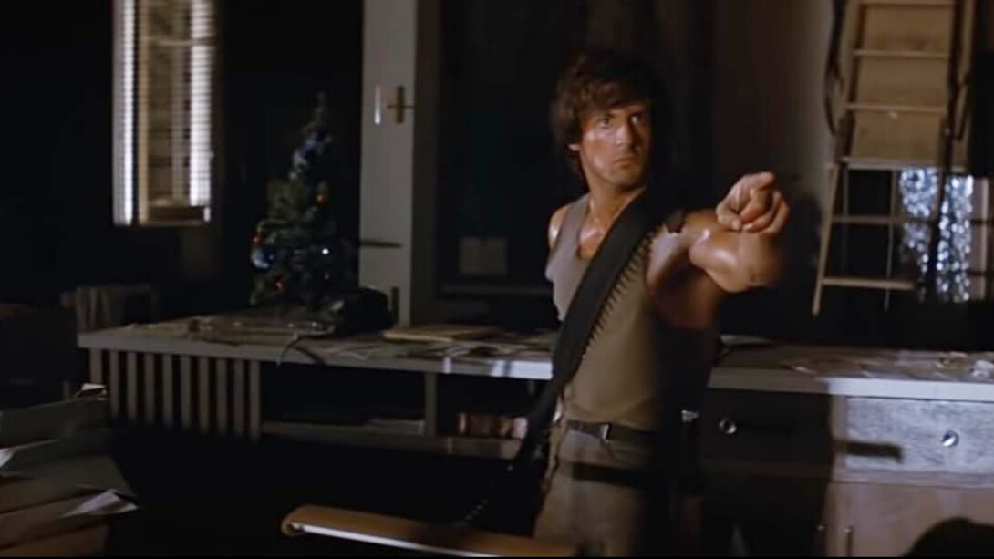 Silvester Stallone è Rambo in una scena del film "First Blood" (1982) diretto da Ted Kotcheff