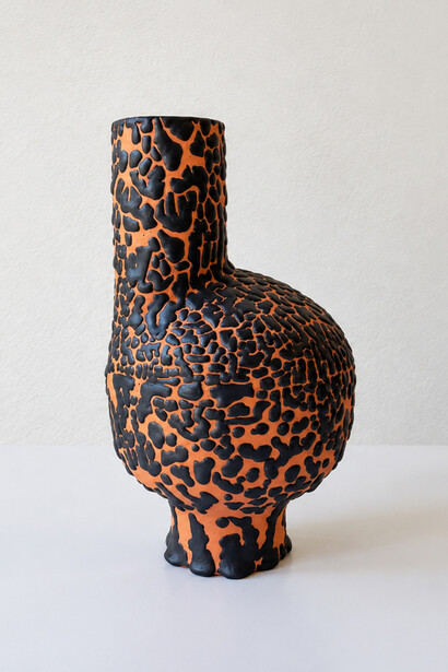 Matthias Kaiser, Orange wayward vase, 2026. Courtesy of Mindy Solomon Gallery