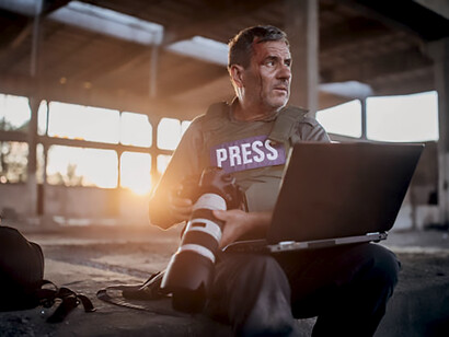 War journalism is a dangerous assignment, as an injured reporter on the ground painfully illustrates